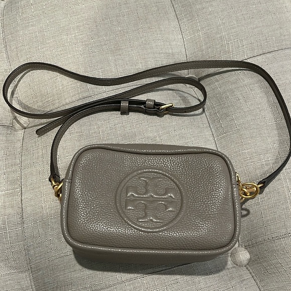 Tory Burch | Perry Bombe Mini
Bag | Gray Heron - Picture 4 of 6